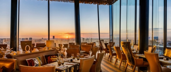 آشنایی با استانداردهای ایمنی و راحتی در صندلی‌های رستورانی پلیمری