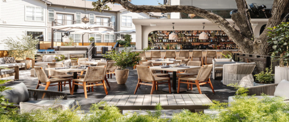 صندلی‌های رستورانی: چه متریالی برای چه فضایی مناسب است؟